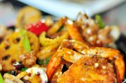 标题：《小吃手推车：街头美食的魅力与探索》