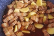 标题：昆山特色小吃——探寻美食的独特韵味