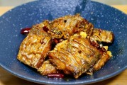 家常炖肘子：传统美食的现代魅力