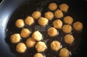 红烧肉炖粉条的家常做法：美味与传统的完美融合