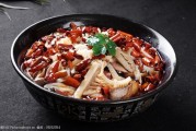 《夏小吃》：夏日的味蕾记忆
