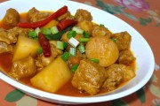 小吃香辣：探寻街头巷尾的美食诱惑