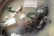 皮蛋凉拌怎么做好吃：家常美食的别样风味