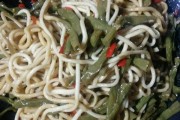 家常闷面做法：简单几步，美味升级