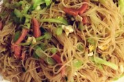 标题：《小吃兵：探寻街头巷尾的美食宝藏》