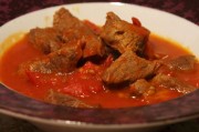 杭州特色美食小吃：一口幸福，一口传承