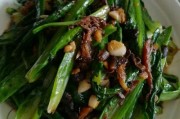 标题：安徽特色美食——舌尖上的徽韵佳肴