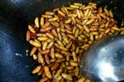 白菜焖饼的家常做法：家常美食的温馨味道