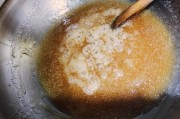 标题：馄饨小吃——城市角落里的美味记忆