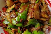 标题：媛小吃——探寻街头巷尾的地道美味