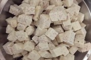 标题：《好吃的甜品店》——探寻城市中的甜蜜角落