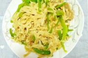 标题：《龙神特色美食：探寻传统与创新的交融之美》