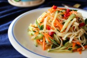小吃餐具：品味美食的细腻之处