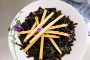 标题：丁蜀特色美食——探寻千年古镇的美味传承