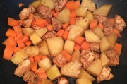 家常酸菜牛肉的做法：美味又下饭的家常菜