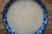 家常糖醋蒜的做法：传统风味，简单易学
