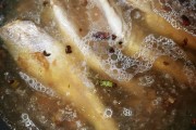 标题：义乌小吃街：一站式美食天堂，品味地道风味