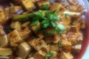 凤凰的特色美食：探寻古城美食的独特韵味