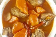 标题：《嵊州特色美食街：一场味蕾的盛宴》