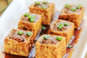探寻凤凰古城特色美食湘菜的魅力