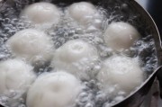俄罗斯特色美食：一场舌尖上的异国盛宴