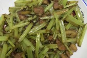 家常煲鸡汤的做法：温暖你的心和胃