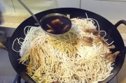 标题：拉萨特色美食探秘：不容错过的美味佳肴