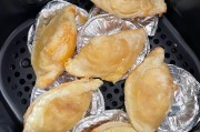 广东黑白电视小吃：怀旧味道中的美食传奇