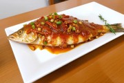 笨鸡怎么炖好吃？掌握这些技巧，让鸡肉鲜嫩多汁！