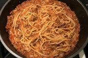 家常豆腐煲：温暖家常的味道，简单易学的食谱