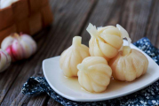 上海老城隍庙小吃：探寻传统美食的独特魅力