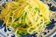 正大广场上海特色美食：舌尖上的魔都风情