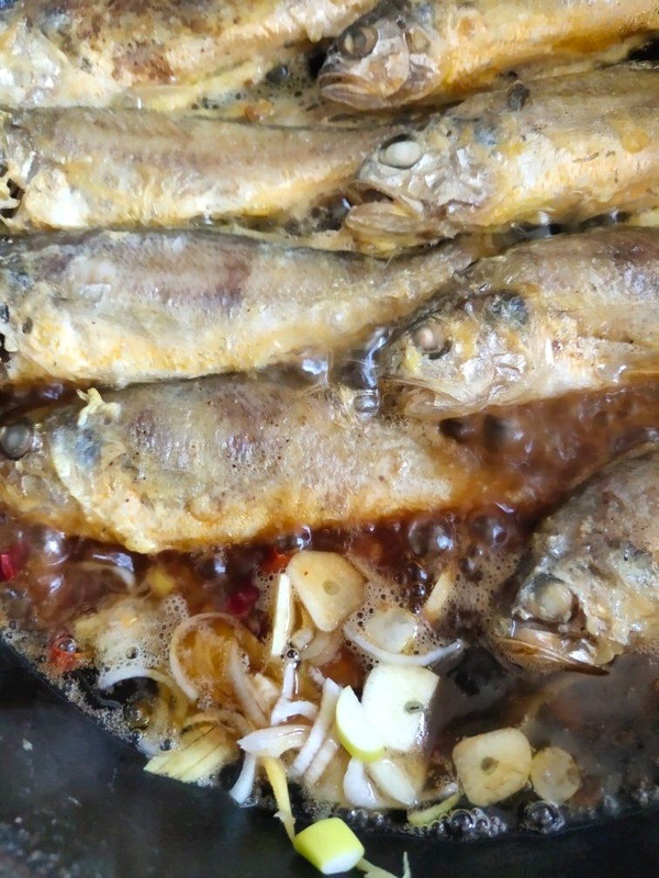 家常红烧鸡爪：家常味道的秘密食谱