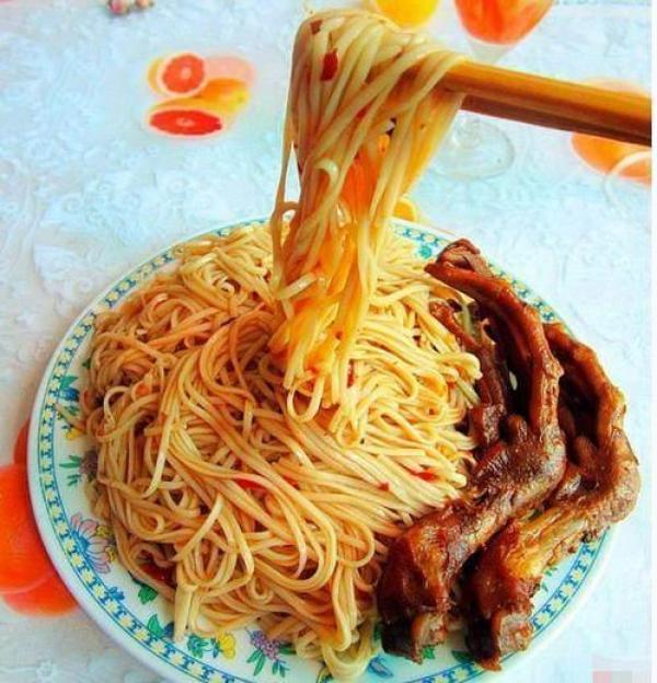 芹菜虾仁怎么炒好吃？掌握这几点，美味又营养