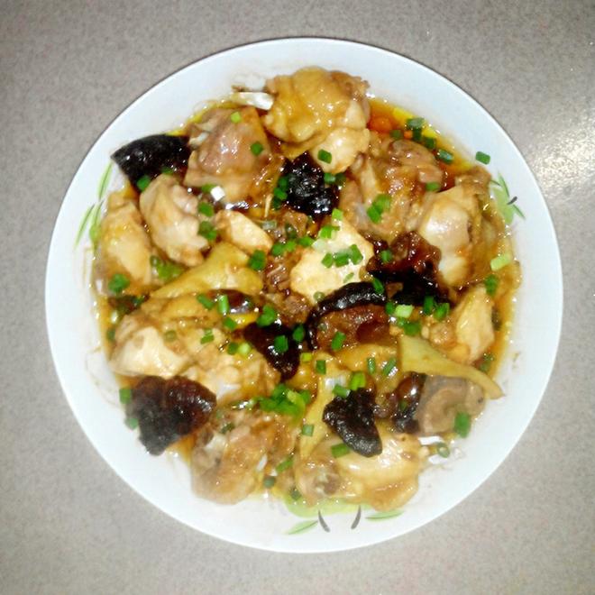 茄子烧肉段的家常做法：家常美食的温馨味道