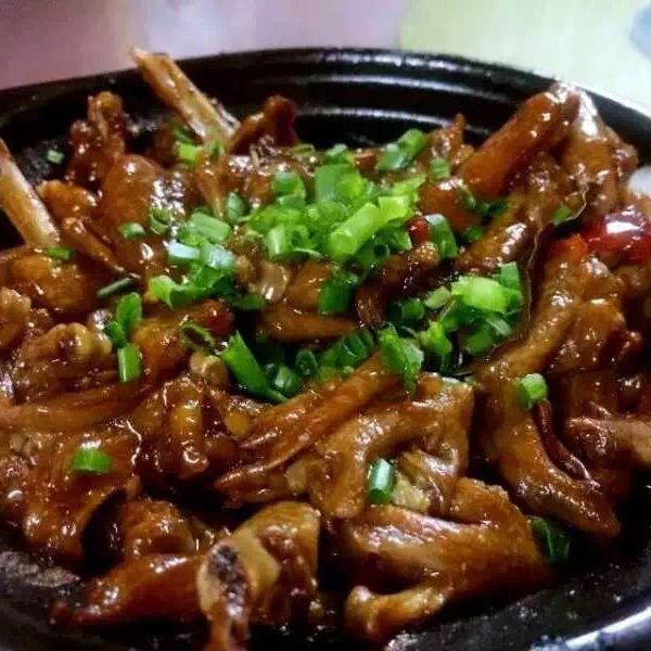 家常鱼火锅：温暖冬日里的鲜美滋味