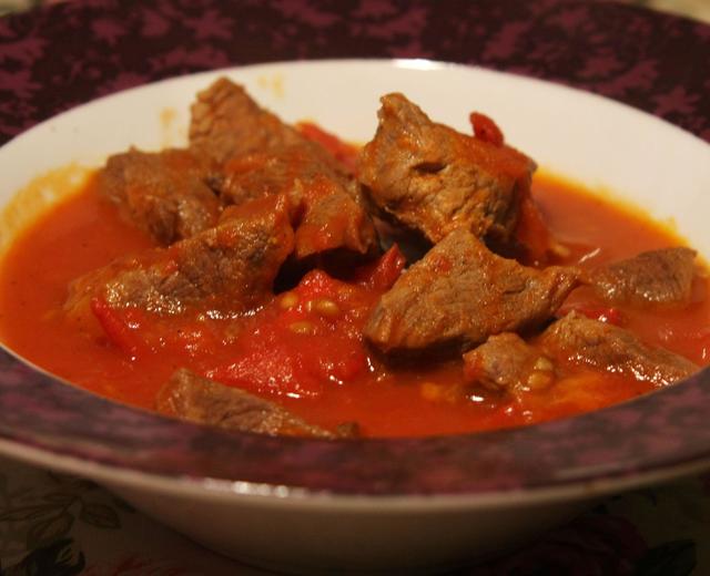 杭州特色美食小吃：一口幸福，一口传承