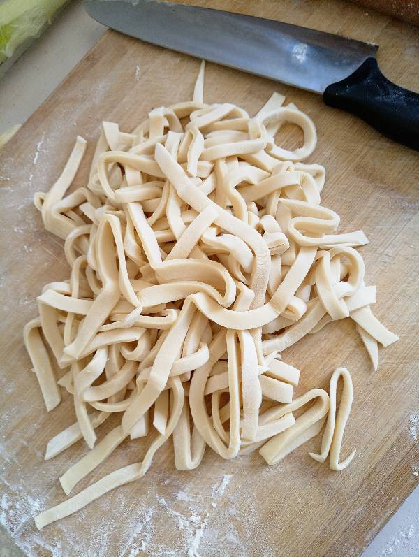 茄子片怎么炒好吃？掌握这些技巧，茄子片也能成为美味佳肴