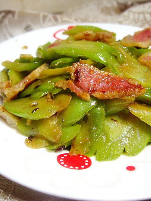 鸡腿焖面的家常做法