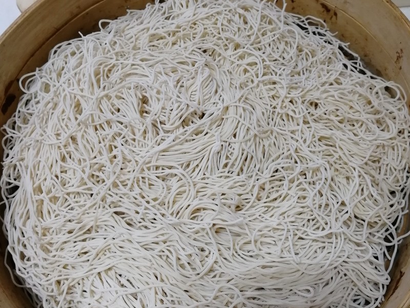 丝瓜炒肉的家常做法：美味又营养的餐桌佳肴