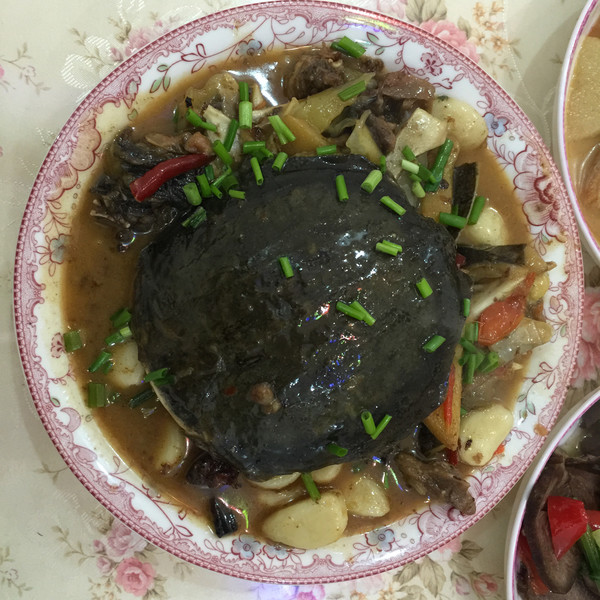 家常鲫鱼酱：家常菜肴的美味升级