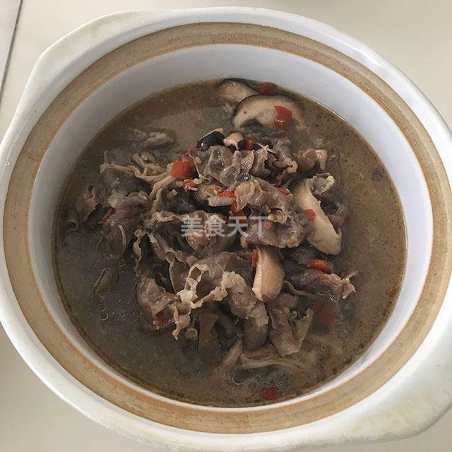 标题：鱿鱼炒韭菜的家常做法