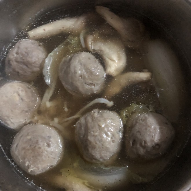 藿香鲫鱼的家常做法：简单易学，美味可口