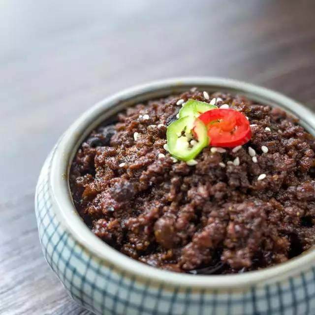 醋焖鱼的家常做法：传统美食的现代演绎
