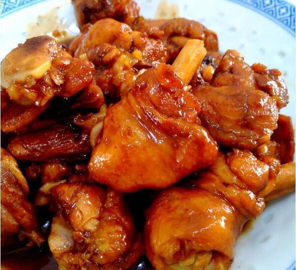 家常红烧鲈鱼的做法：轻松学会，美味无限