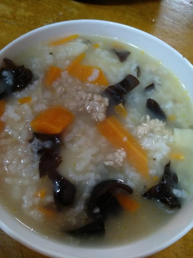 水煮鱼不辣的家常做法：美味与健康的完美结合