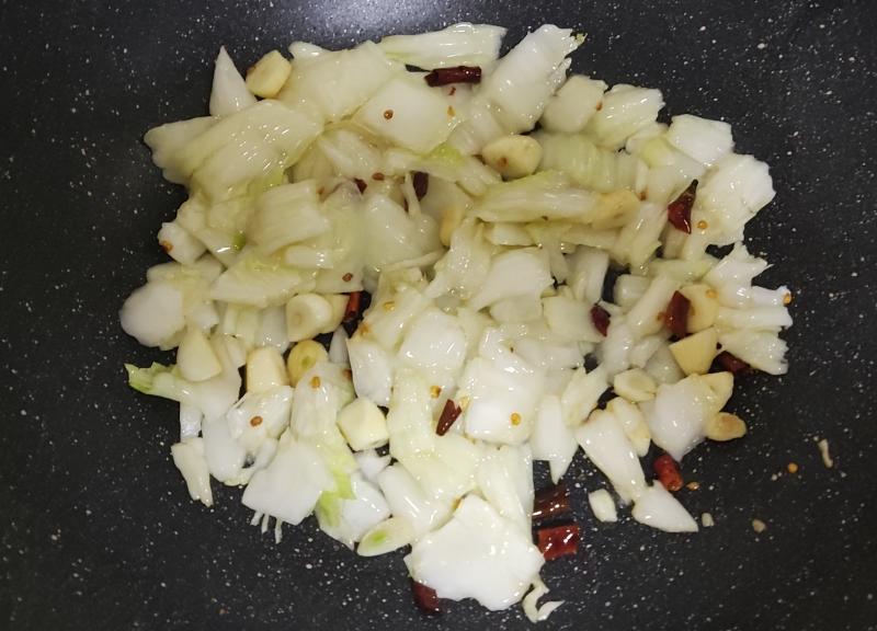 如何腌制萝卜最好吃：家常腌制萝卜秘籍大公开
