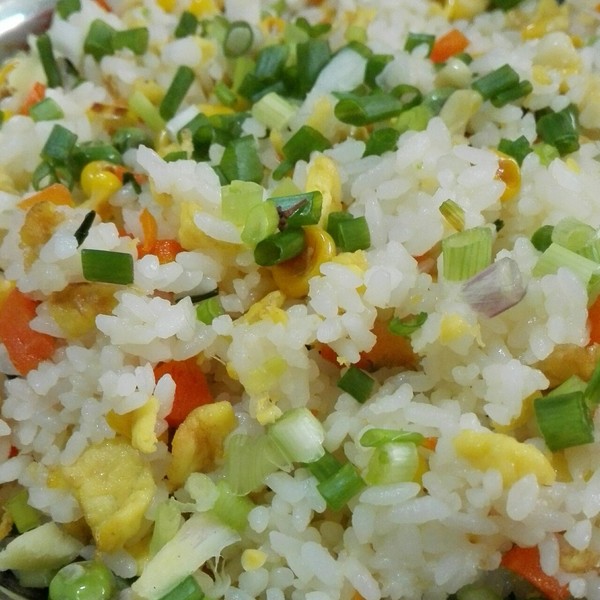 华飞小吃加盟：开启创业新篇章，把握美食财富商机