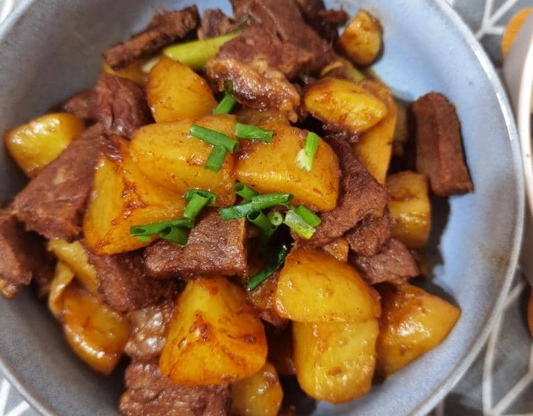 面条怎么做好吃简单 - 美食博主教你轻松掌握面条烹饪技巧