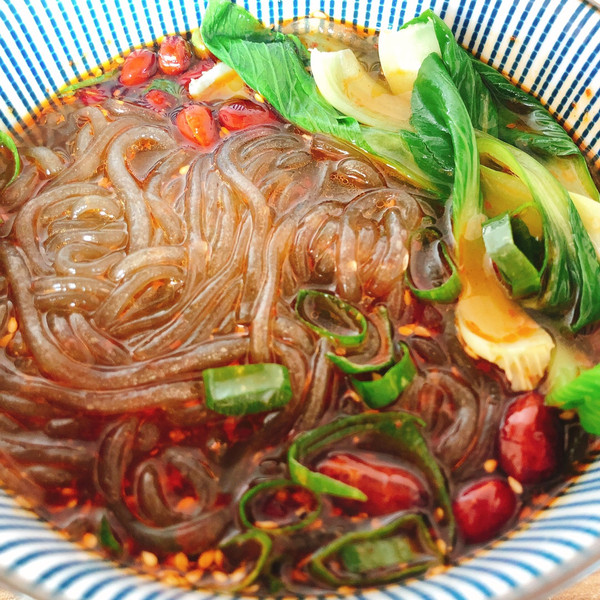吉庆街特色美食：探寻老街巷的味蕾传奇